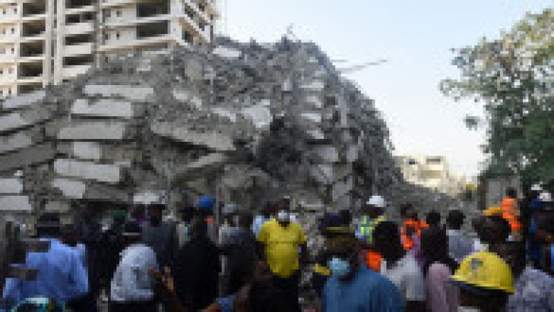 Un bloc aflat în construcție s-a prăbușit în Lagos, Nigeria. Foto: Profimedia Images | Poza 5 din 11