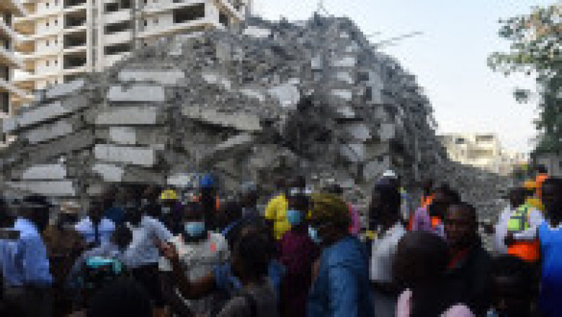 Un bloc aflat în construcție s-a prăbușit în Lagos, Nigeria. Foto: Profimedia Images | Poza 3 din 11