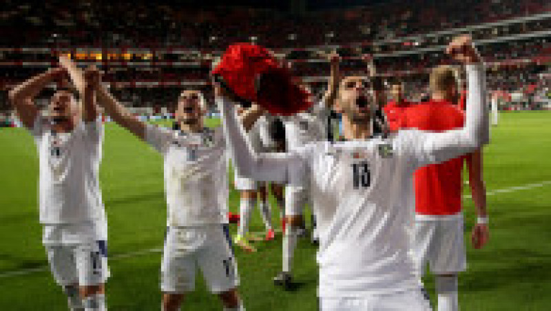 Sârbii celebrează victoria în fața Portugaliei Foto: Profimedia Images | Poza 8 din 12
