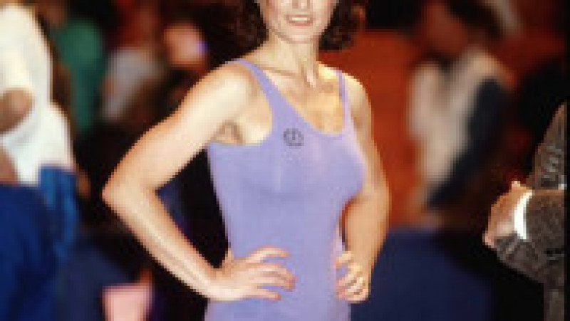 Nadia Comăneci, pe 16 septembrie 1991, la o expoziție din Santa Monica, Los Angeles, California. Foto: Profimedia | Poza 16 din 21