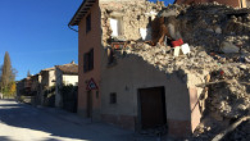 cutremur italia 9 - adi cojocaru | Poza 14 din 17