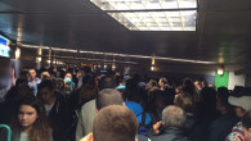 aglomeratie metrou Piata Unirii 111016 (7) | Poza 7 din 10