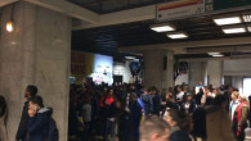 aglomeratie metrou Piata Unirii 111016 (4) | Poza 4 din 10