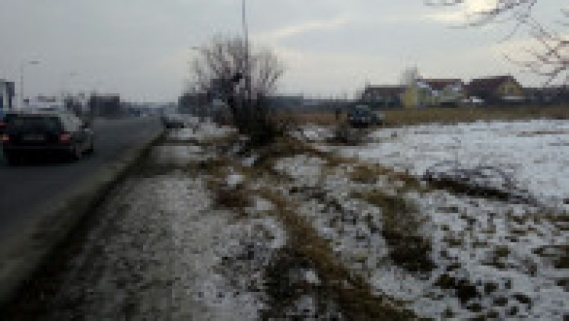 accident pe camp iarna Sinmartin (2) | Poza 2 din 8