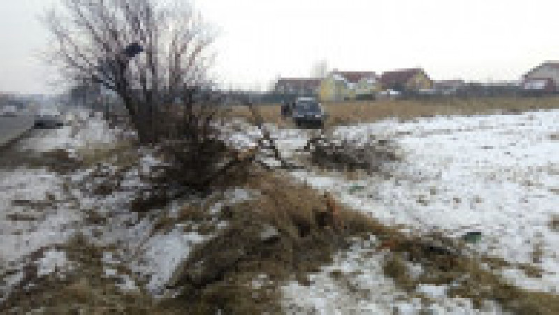 accident pe camp iarna Sinmartin (5) | Poza 4 din 8