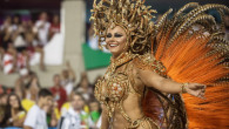 RIO DE JANEIRO, BRAZIL - FEBRUARY 26: Viviane Araujo dances during Salgueiro performance at the Rio de Janeiro Carnival at Sambodromo on February 26, 2017 in Rio de Janeiro, Brazil. (Photo by Raphael Dias/Getty Images) | Poza 7 din 9