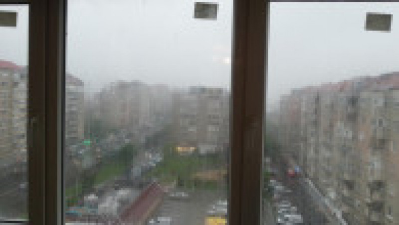 ploaie bloc Ciheiului Oradea (18) | Poza 9 din 9