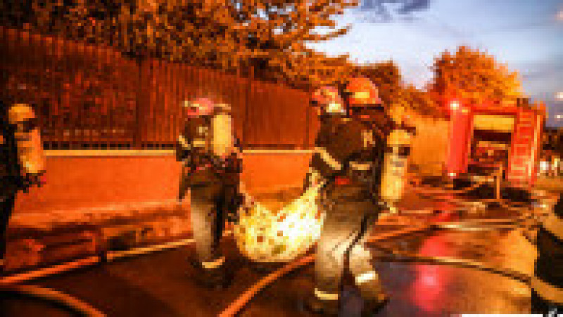 pompieri incendiu azil FB.jpg 14 | Poza 4 din 16