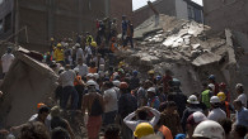 Earthquake Strikes Mexico City | Poza 15 din 21