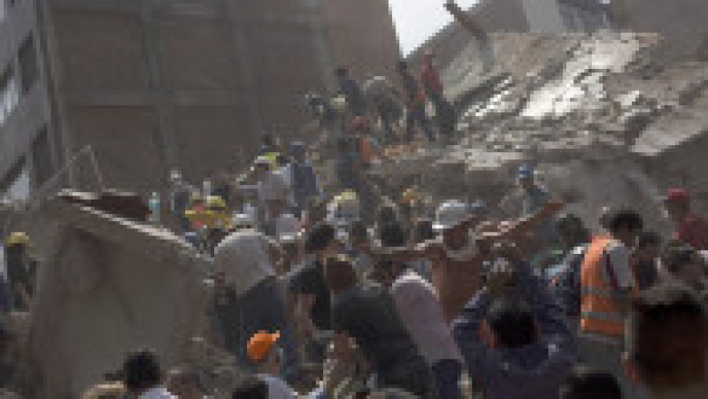 Earthquake Strikes Mexico City | Poza 7 din 21