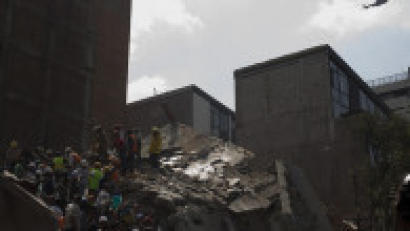 Earthquake Strikes Mexico City | Poza 10 din 21