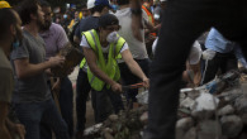 Earthquake Strikes Mexico City | Poza 21 din 21