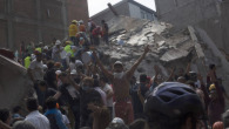 Earthquake Strikes Mexico City | Poza 20 din 21