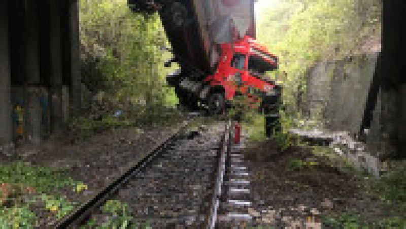 accident DN72, calea ferata Targoviste - Ploiesti 3 241017 | Poza 3 din 4