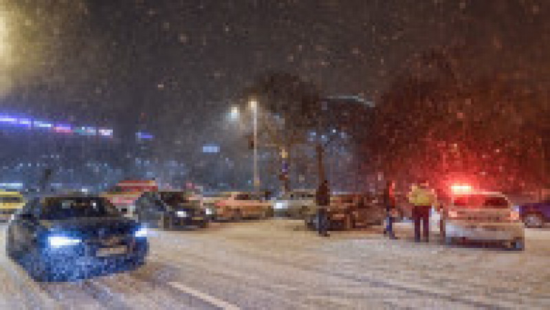 iarna ninge bucuresti noapte - eduard gutescu | Poza 11 din 16