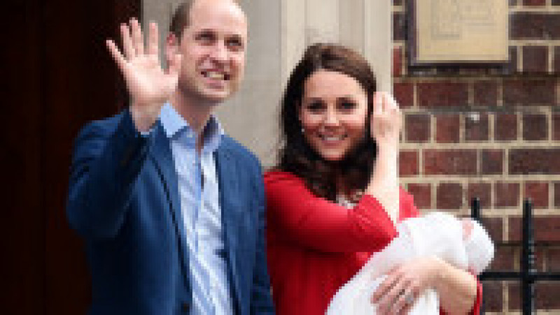 The Duke & Duchess Of Cambridge Depart The Lindo Wing With Their New Son | Poza 3 din 6