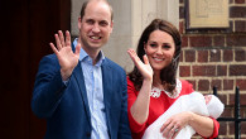 The Duke & Duchess Of Cambridge Depart The Lindo Wing With Their New Son | Poza 2 din 6