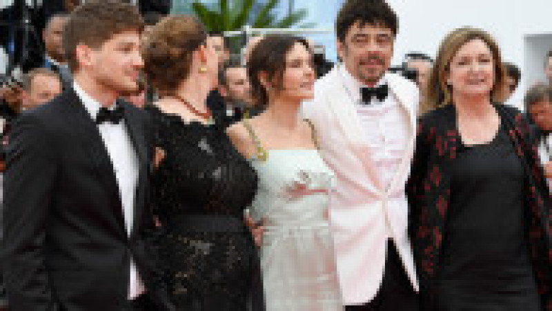 "Everybody Knows (Todos Lo Saben)" & Opening Gala Red Carpet Arrivals - The 71st Annual Cannes Film Festival | Poza 1 din 7