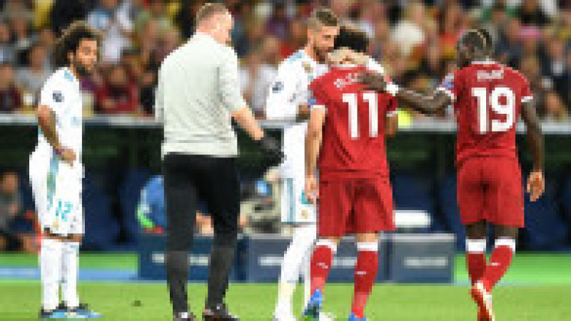 Și Sergio Ramos l-a consoldat pe Mohamed Salah Foto: Guliver/Getty Images | Poza 9 din 37