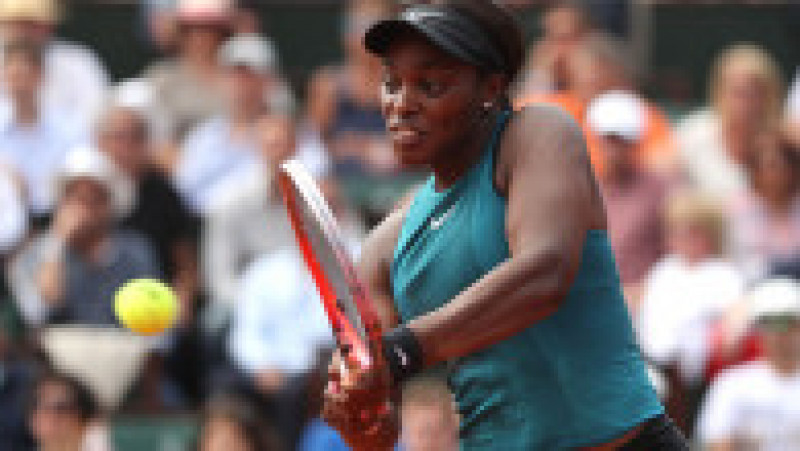 PARIS, FRANCE - JUNE 09: Sloane Stephens of The United States plays a backhand during the ladies singles final against Simona Halep of Romania during day fourteen of the 2018 French Open at Roland Garros on June 9, 2018 in Paris, France. (Photo by Matthew Stockman/Getty Images) | Poza 8 din 42