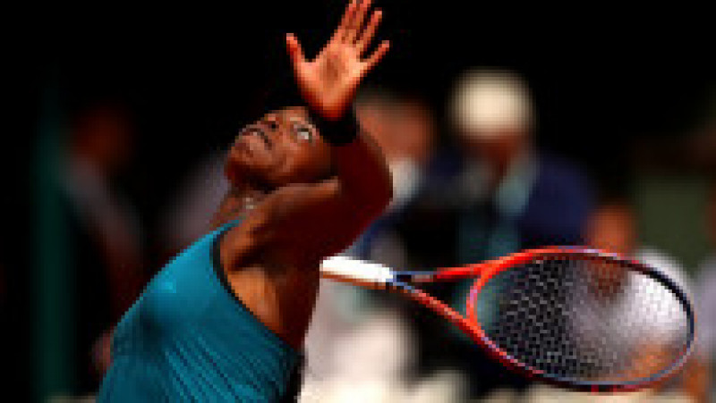 PARIS, FRANCE - JUNE 09: Sloane Stephens of The United States serves during the ladies singles final against Simona Halep of Romania during day fourteen of the 2018 French Open at Roland Garros on June 9, 2018 in Paris, France. (Photo by Cameron Spencer/Getty Images) | Poza 10 din 42