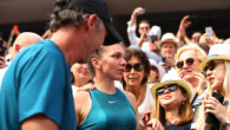 PARIS, FRANCE - JUNE 09: Simona Halep of Romania climbs into the stands to see her family and friends as she celebrates victory following the ladies singles final against Sloane Stephens of The United States during day fourteen of the 2018 French Open at Roland Garros on June 9, 2018 in Paris, France. (Photo by Cameron Spencer/Getty Images) | Poza 32 din 42