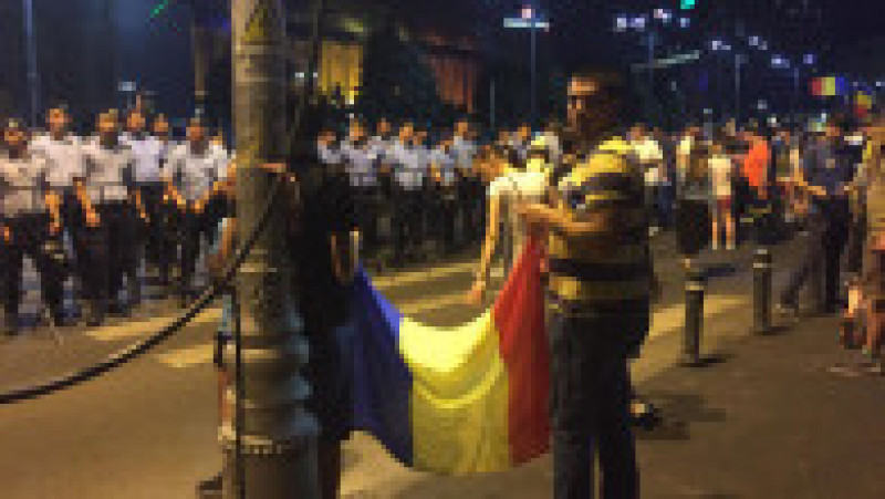 protest victoriei roxana nan 2 | Poza 2 din 3