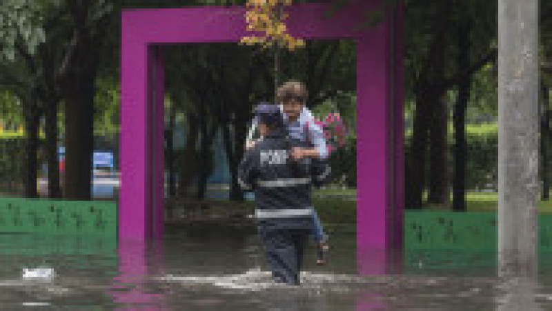 Bulevardul Tineretului inundat in urma ploilor, Bucuresti, Joi, 21 Iunie 2018. Inquam Photos / | Poza 5 din 5