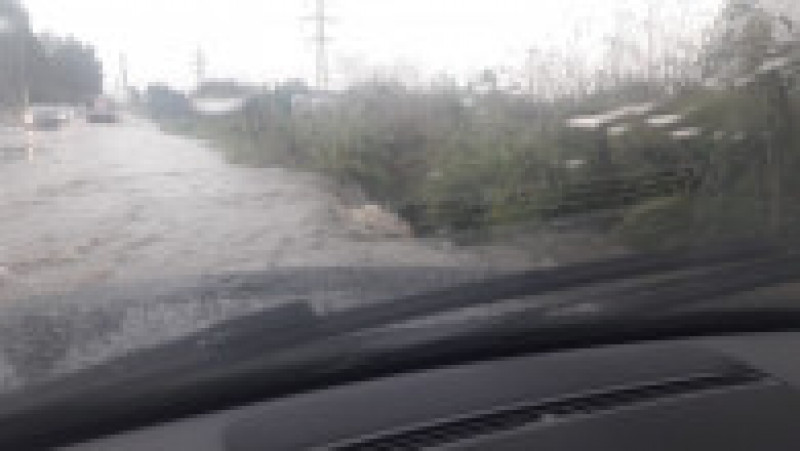 inundatie strada surpata lateral 130718 (3) | Poza 8 din 14