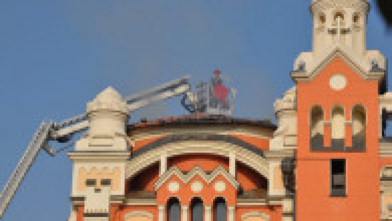 a doua zi dupa incendiu Episcopia Greco Catolica Oradea (15) | Poza 14 din 19