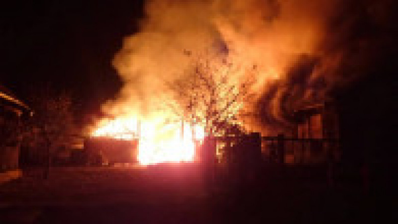 Doi oameni au murit după ce casa lor a luat foc. Foto: Arhivă Digi 24 | Poza 3 din 8