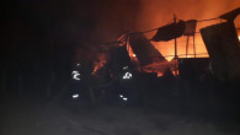 incendiu atelier mobila Salonta 211018 (6) | Poza 6 din 15