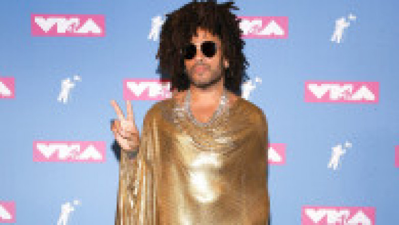 NEW YORK, NY - AUGUST 20: Lenny Kravitz poses in the press room at the 2018 MTV Video Music Awards at Radio City Music Hall on August 20, 2018 in New York City. (Photo by Paul Zimmerman/Getty Images) | Poza 5 din 12