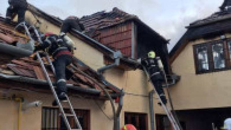incendiu centru plasamenty (7) | Poza 10 din 12