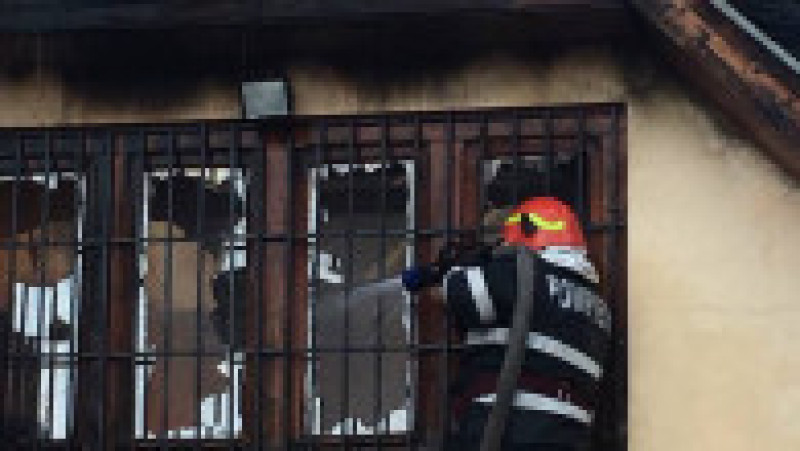 incendiu centru plasamenty (4) | Poza 7 din 12
