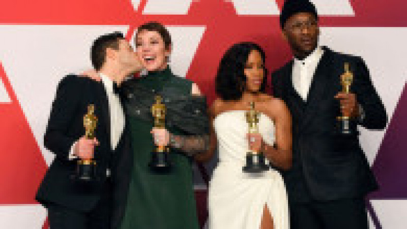 HOLLYWOOD, CALIFORNIA - FEBRUARY 24: (L-R) Rami Malek, winner of Best Actor for "Bohemian Rhapsody"; Olivia Colman, winner of Best Actress for "The Favourite"; Regina King, winner of Best Supporting Actress for "If Beale Street Could Talk"; and Mahershala Ali, winner of Best Supporting Actor for "Green Book" pose in the press room during the 91st Annual Academy Awards at Hollywood and Highland on February 24, 2019 in Hollywood, California. (Photo by Frazer Harrison/Getty Images) | Poza 12 din 22