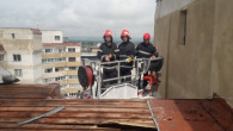 pompieri acoperis IGSU | Poza 2 din 2