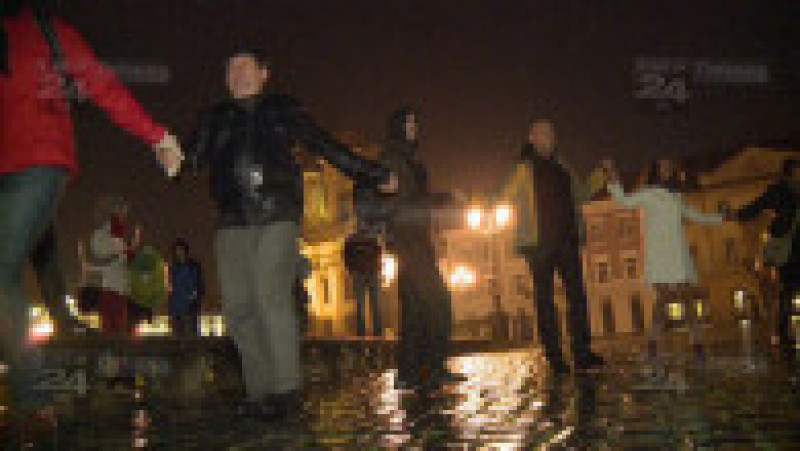 protest pe ploaie la Timisoara 14 | Poza 14 din 15