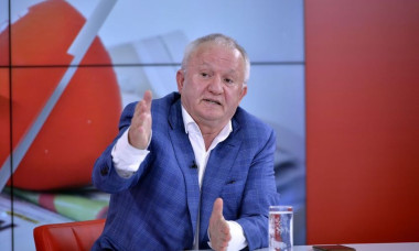 Cred că prostul de Porumboiu se &icirc;ntoarce. Un tip ranchiunos, plin de el, are toate atuuril