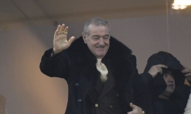 Gigi Becali a făcut anunțul: &rdquo;De marți, e antrenor la FCSB! Vine ca să ajute. Omul nu vrea bani&rdquo;