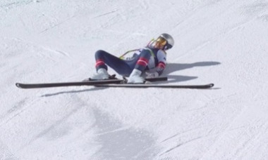 Dramă la Jocurile Olimpice &icirc;n cobor&acirc;rea feminină. Accidentată, celebra Lindsey Vonn a riscat și a căzut din nou! Americanca, luată cu elicopterul