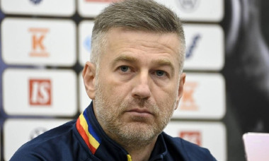 Critici pentru selecționer: &quot;Edi Iordănescu aduce foarte mult cu nefericitul Prinț al Danemarcei, care vorbește cu fantoma lui taică-su!&quot;