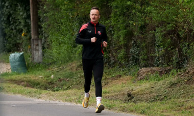 Cum a fost surprins ministrul de externe al Ungariei, acuzat că distruge documente prețioase. Avea trening de la Cs&iacute;kszereda FOTO