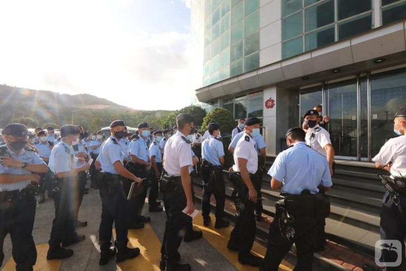 descinderea politiei la redacția Apple Daily din Hong Kong
