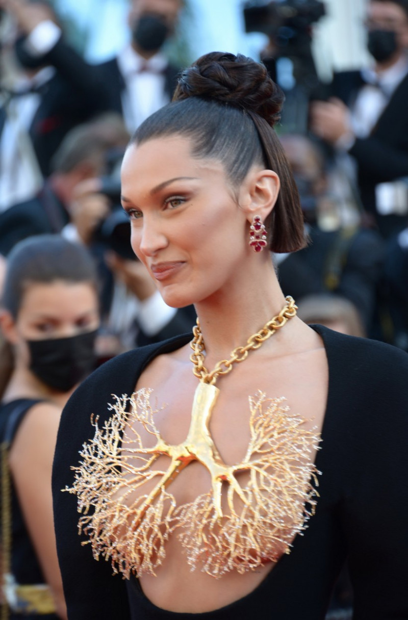 Cannes 2021 - Bella Hadid la premiera ''Tre Piani (Three Floors)''. Profimedia