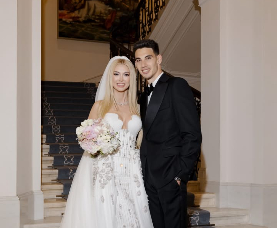 Imagini de la nunta Andreei Balan, bijuterii de 200.000 de euro! De ce nu a fost prezent tatal vedetei la nunta cu Victor Cornea