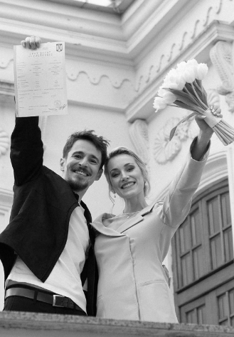 Andrei Leonte s-a căsătorit! Artistul a spus „DA” după o poveste de iubire de patru ani