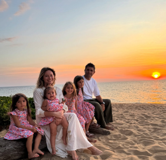 Laura Cosoi este însărcinată pentru a cincea oară! Ce mesaje a primit de la prietenele sale de breaslă