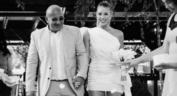 Roxana Nemeș și-a botezat gemenii de Valentine’s Day