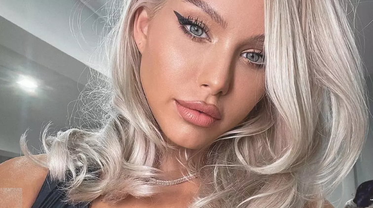 Carmen Grebenișan, la un pas de depresie după ce a născut: „Plâng în fiecare zi…”